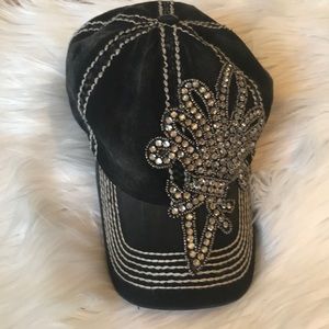 Diamond detail hat